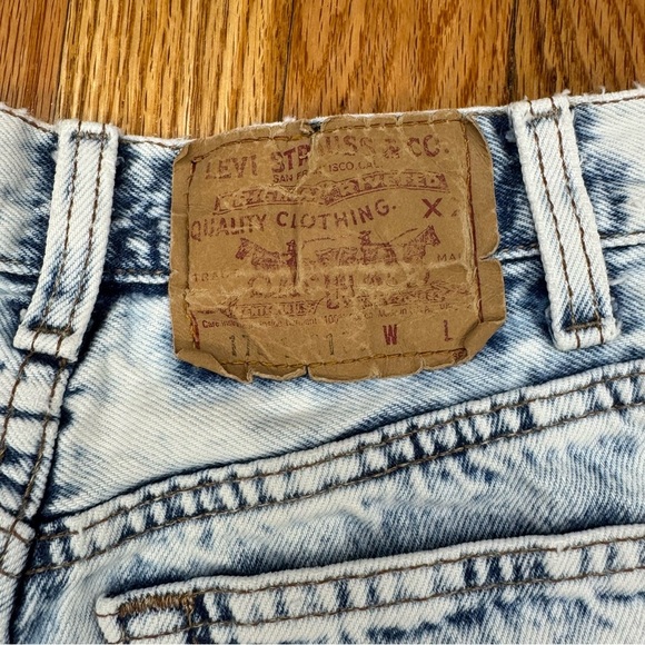 Vintage 1988 Levi’s 501 Buttonfly Acid Wash Distressed Women’s Jeans - Picture 9 of 16